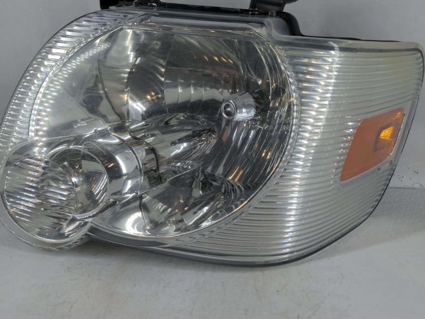 2010 Ford Explorer Driver Left Oem Head Light Headlight Lamp - Oemusedautoparts1.com