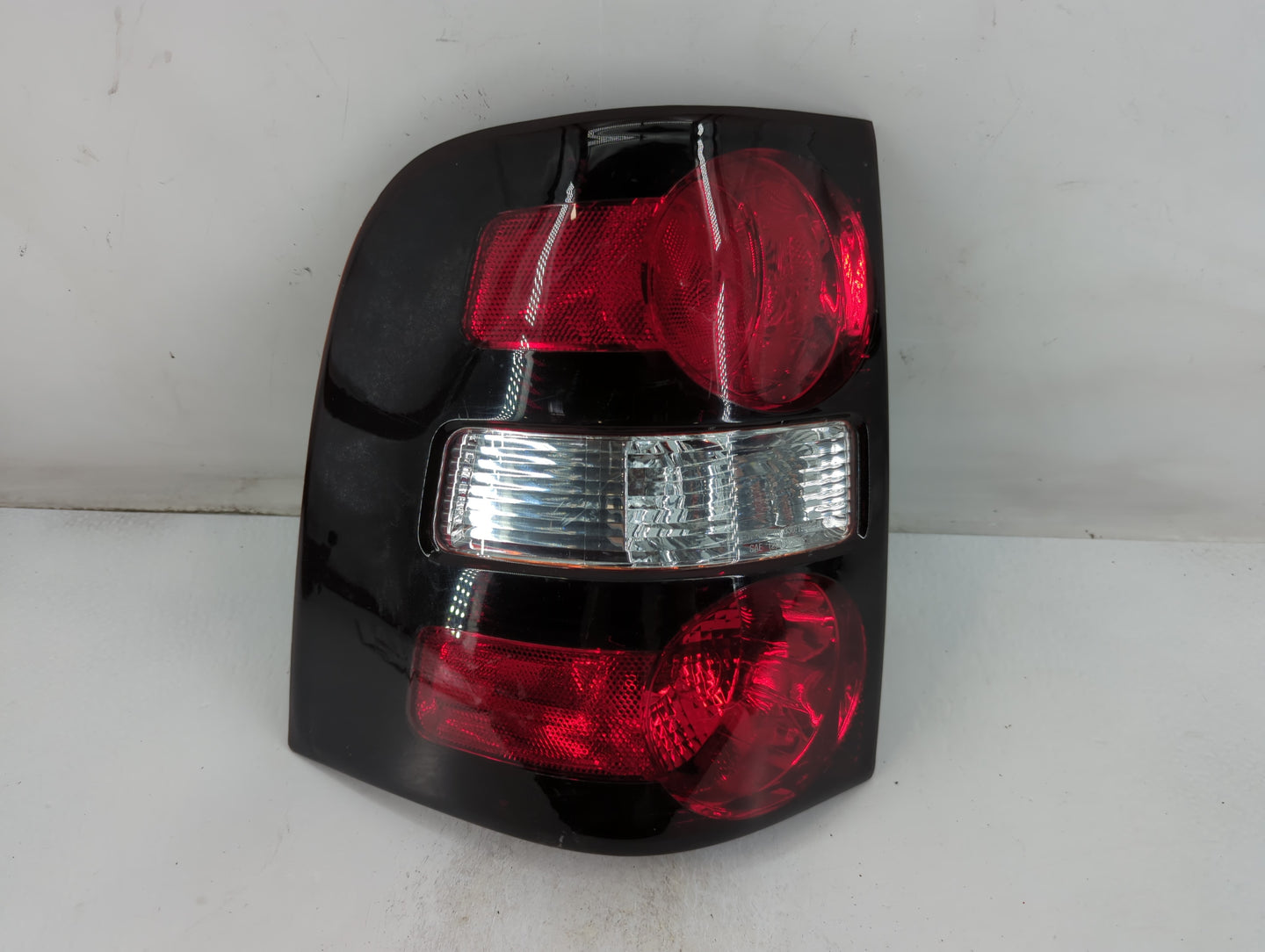 2006-2010 Ford Explorer Tail Light Assembly Passenger Right OEM P/N:20200608 Fits Fits 2006 2007 2008 2009 2010 OEM Used Aut