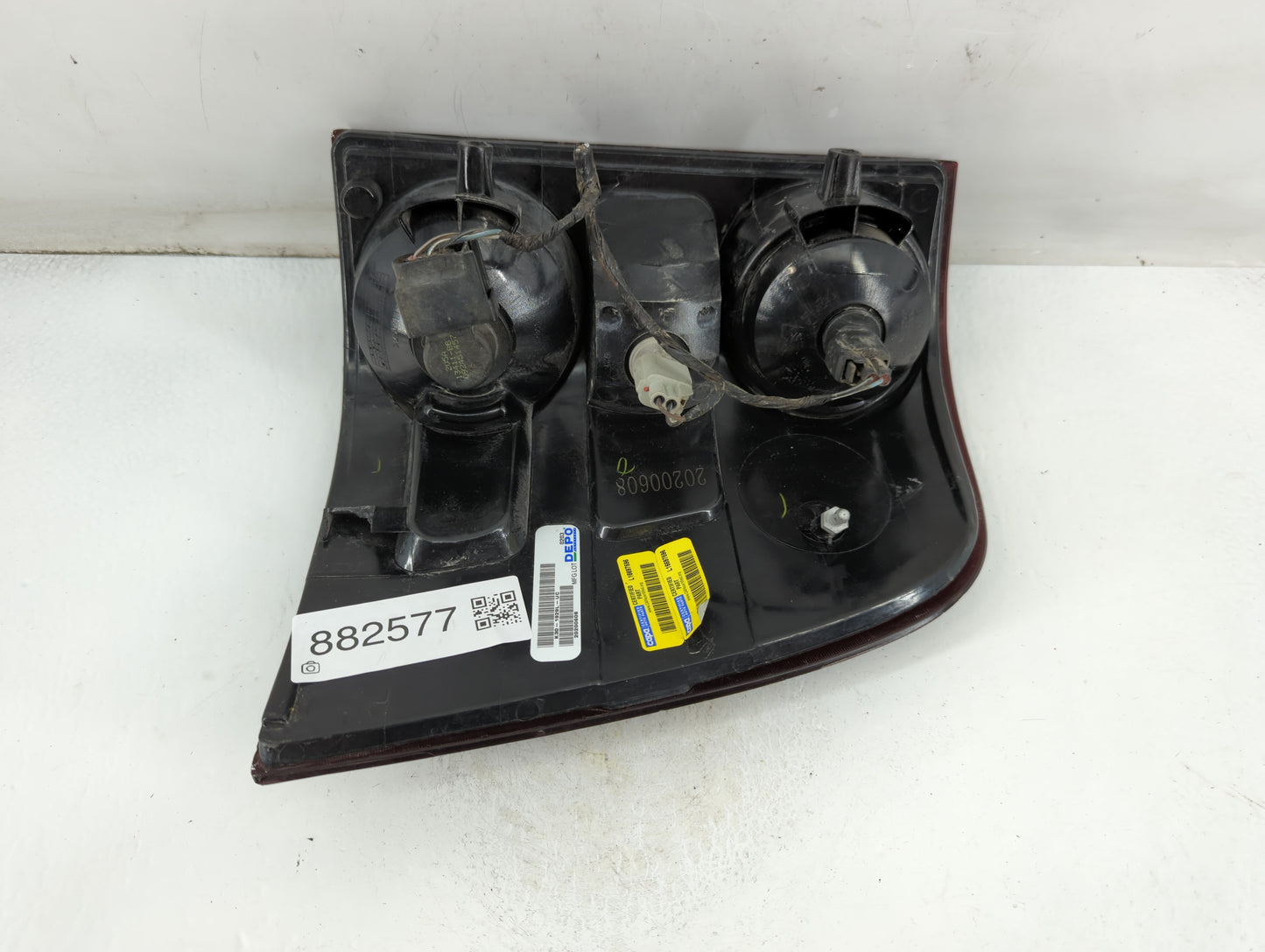 2006-2010 Ford Explorer Tail Light Assembly Passenger Right OEM P/N:20200608 Fits Fits 2006 2007 2008 2009 2010 OEM Used Aut