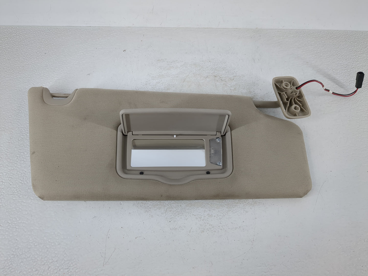 2009-2010 Ford F-150 Sun Visor Shade Replacement Passenger Right Mirror Fits Fits 2009 2010 OEM Used Auto Parts - Oemusedaut