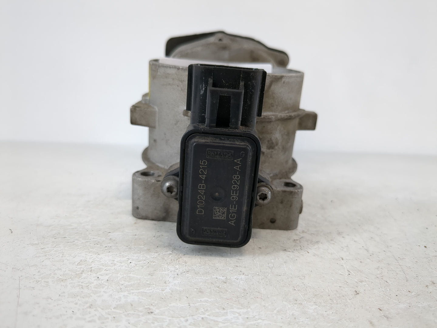 2010 Ford F-150 Throttle Body P/N:8L3E-9F991-CA Fits Fits 2011 2012 2013 2014 OEM Used Auto Parts - Oemusedautoparts1.com