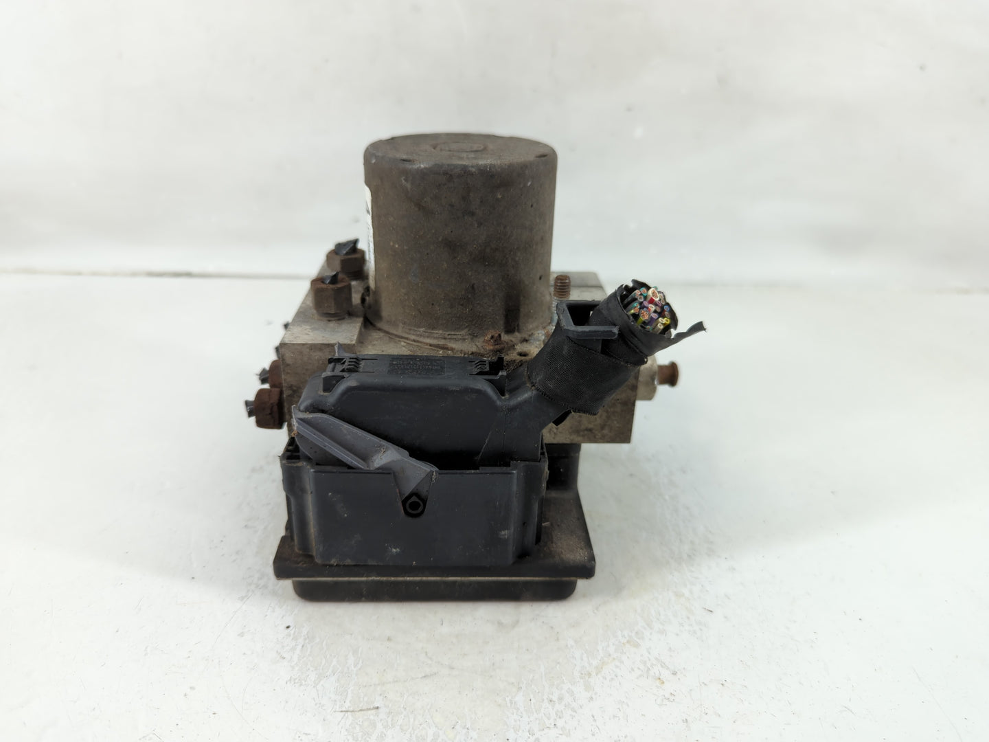 2010 Ford F-150 ABS Pump Control Module Replacement P/N:AL34-2C405-B Fits OEM Used Auto Parts - Oemusedautoparts1.com