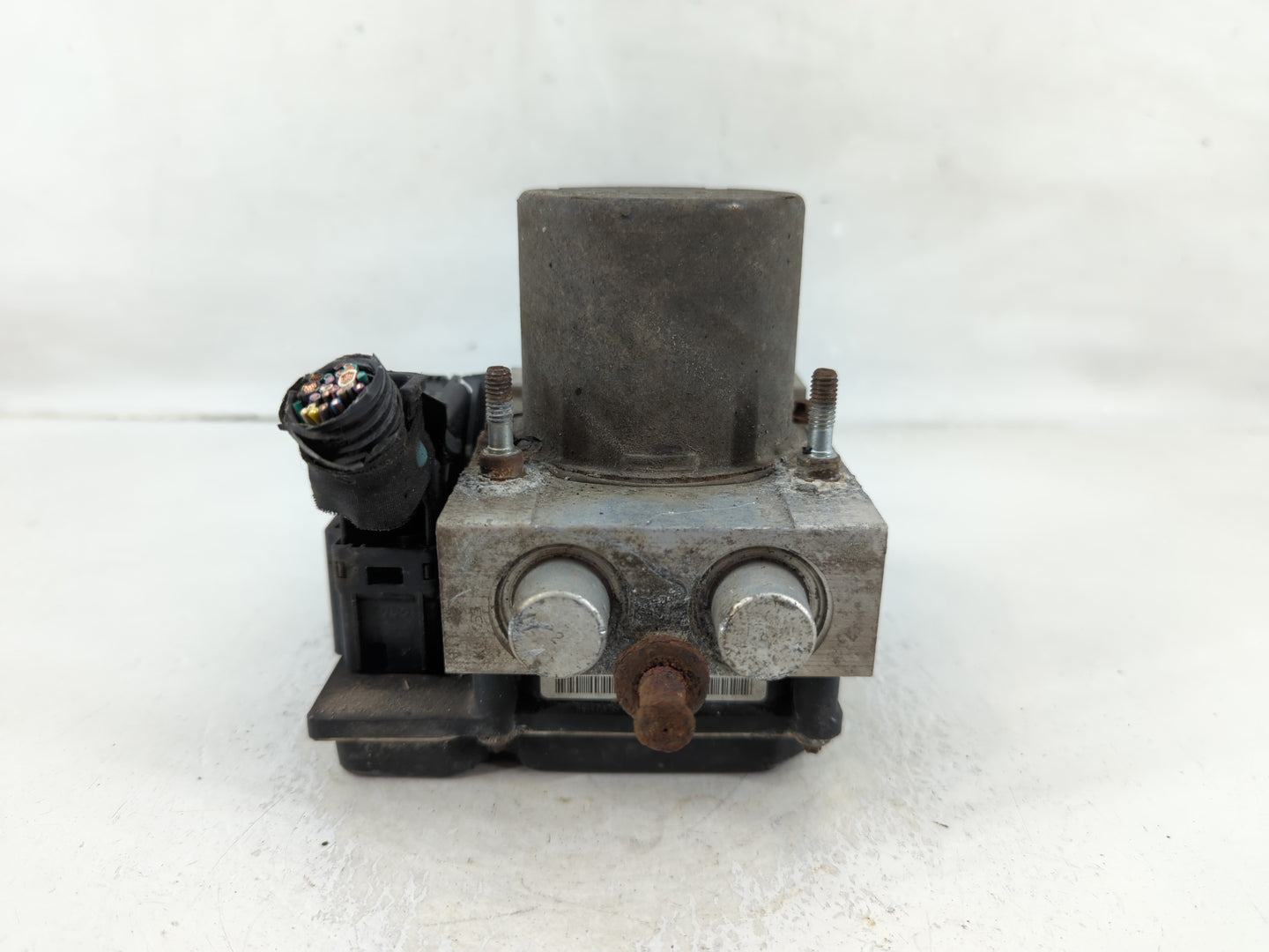 2010 Ford F-150 ABS Pump Control Module Replacement P/N:AL34-2C405-B Fits OEM Used Auto Parts - Oemusedautoparts1.com