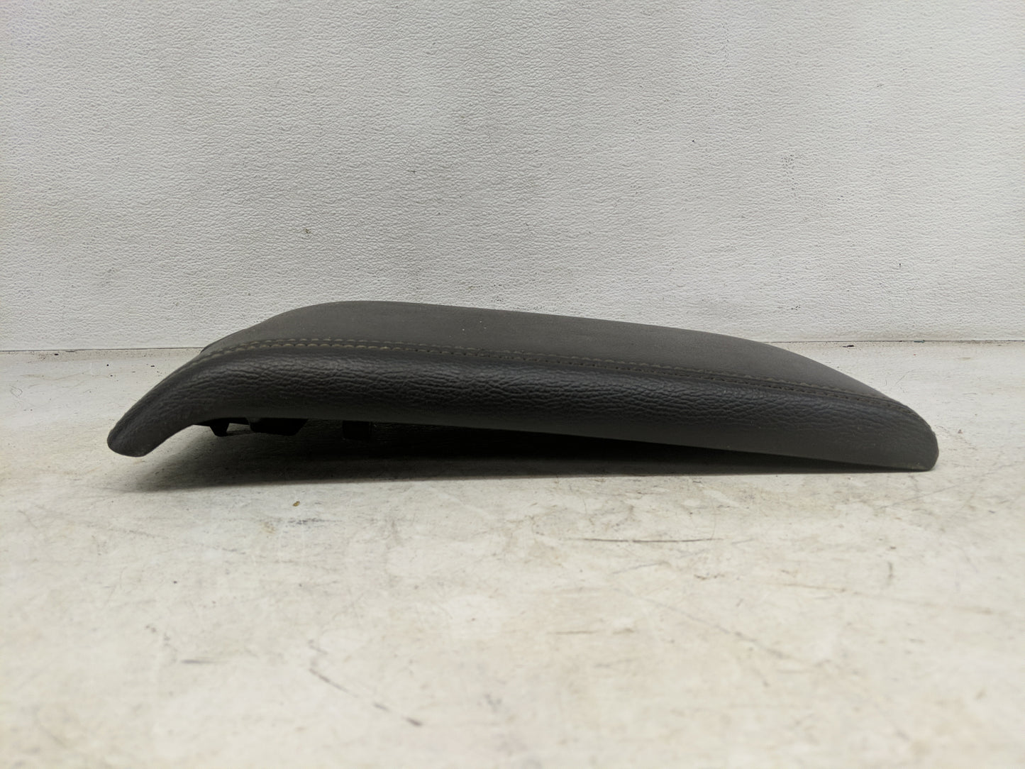 2009-2010 Ford F-150 Center Console Armrest Cover Lid Fits Fits 2009 2010 OEM Used Auto Parts - Oemusedautoparts1.com