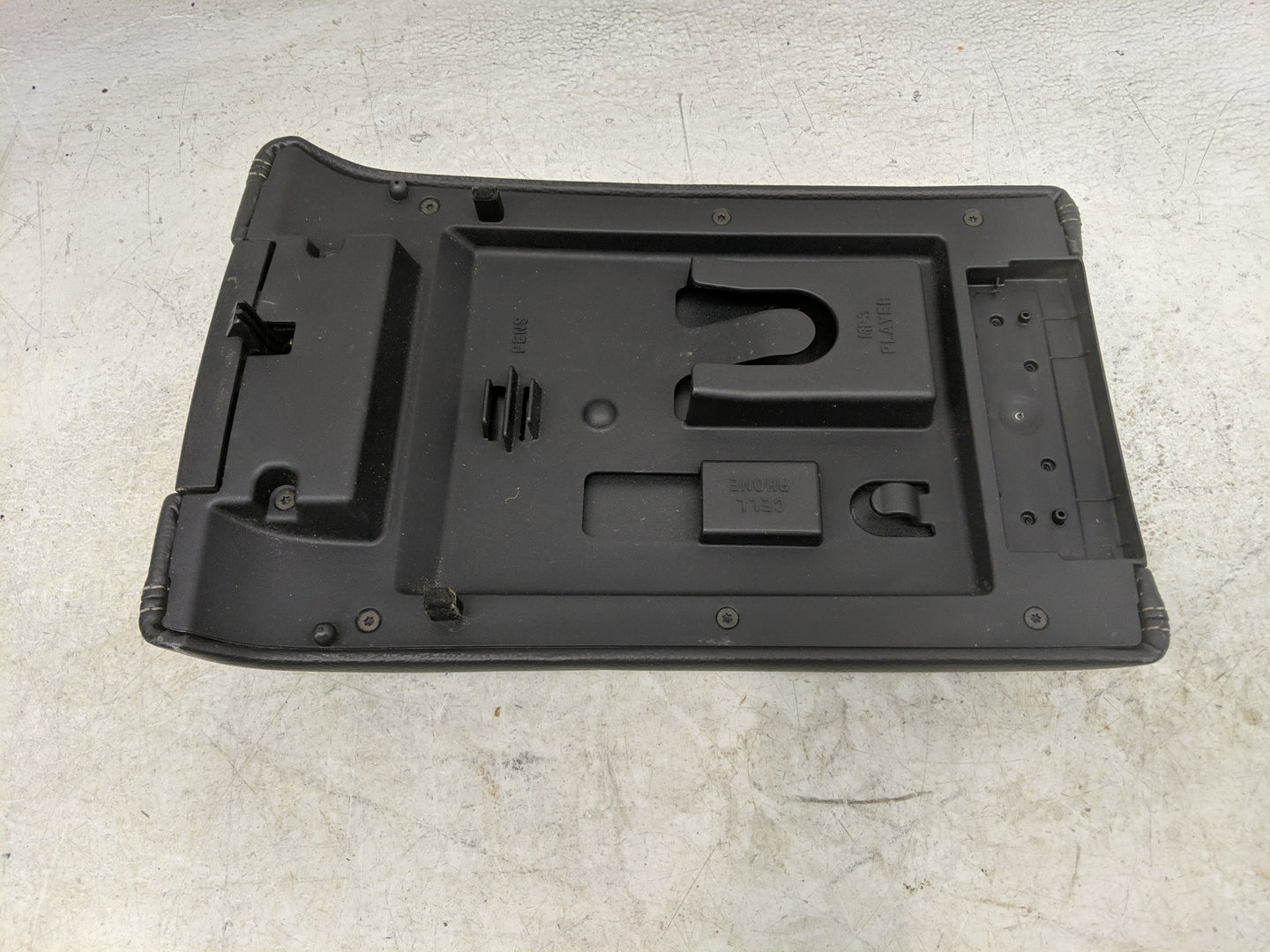 2009-2010 Ford F-150 Center Console Armrest Cover Lid Fits Fits 2009 2010 OEM Used Auto Parts - Oemusedautoparts1.com