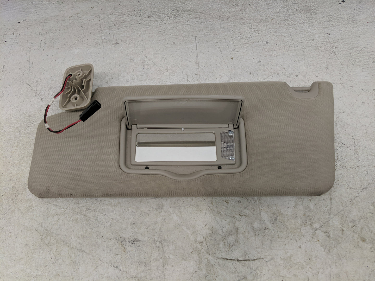 2009-2010 Ford F-150 Sun Visor Shade Replacement Driver Left Mirror Fits Fits 2009 2010 OEM Used Auto Parts - Oemusedautopar