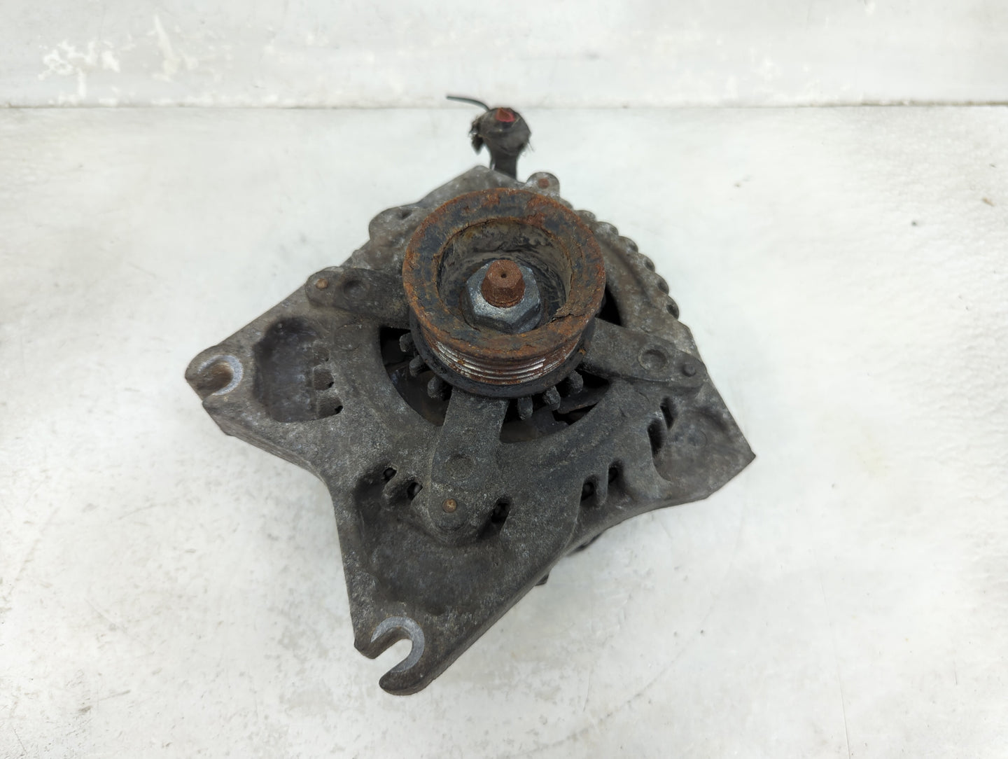 2009-2010 Ford F-150 Alternator Replacement Generator Charging Assembly Engine OEM Fits Fits 2009 2010 2011 2012 2013 2014 O