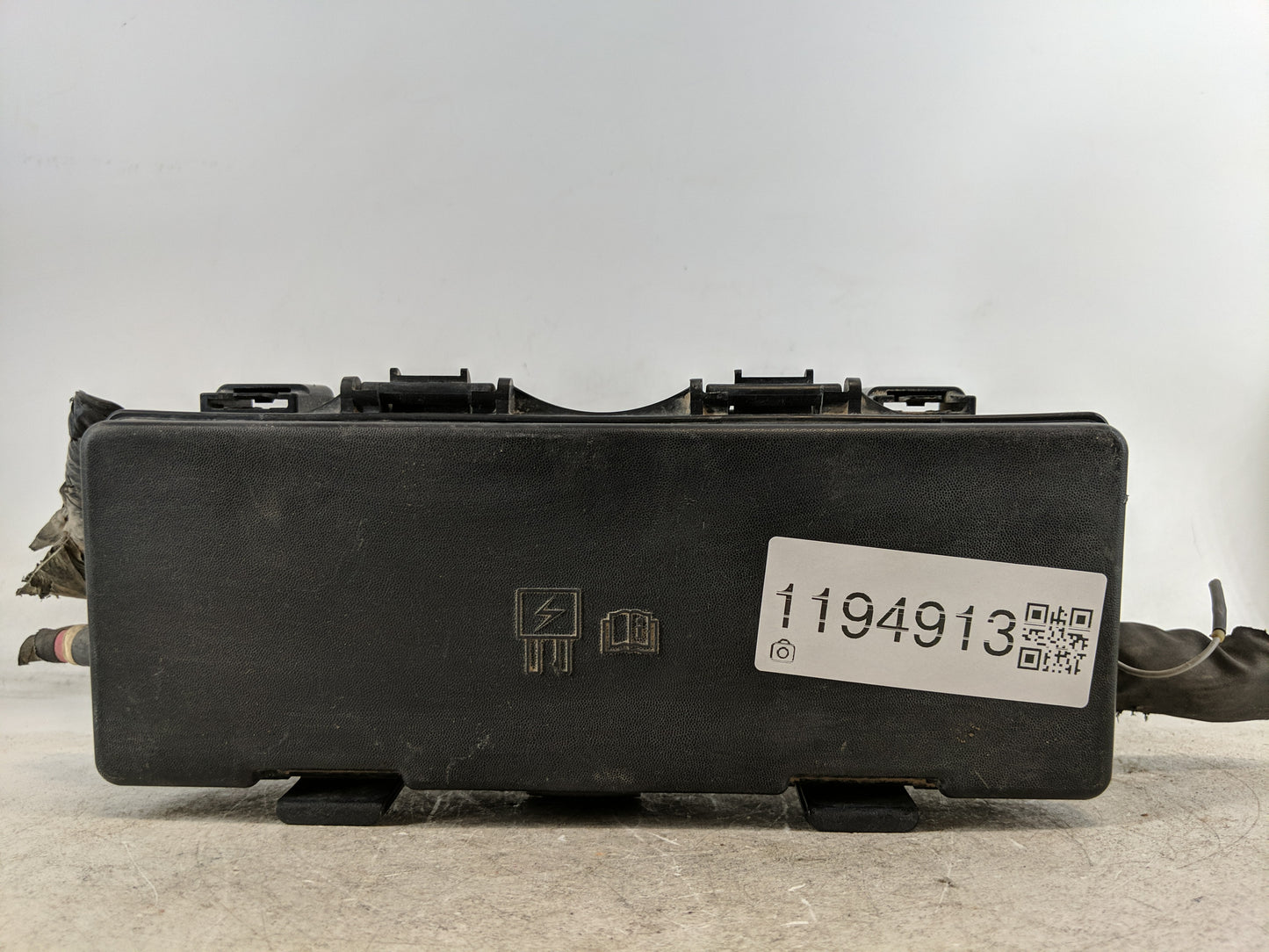 2009-2010 Ford F-150 Fusebox Fuse Box Panel Relay Module P/N:9L1T-14A003-BA Fits Fits 2009 2010 OEM Used Auto Parts - Oemuse