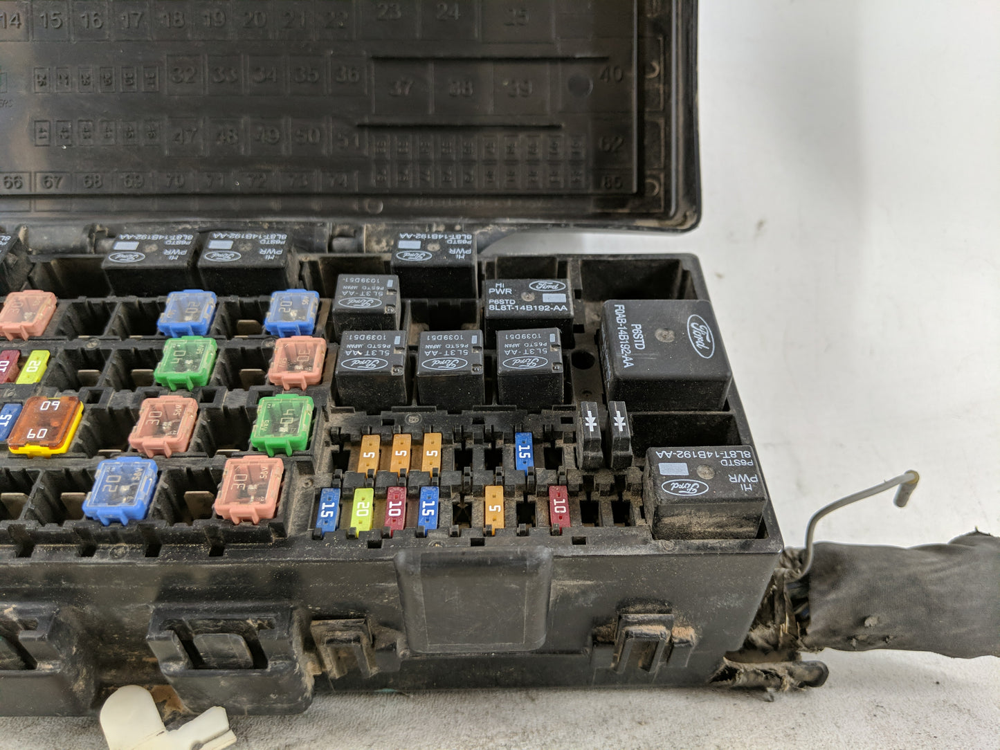 2009-2010 Ford F-150 Fusebox Fuse Box Panel Relay Module P/N:9L1T-14A003-BA Fits Fits 2009 2010 OEM Used Auto Parts - Oemuse