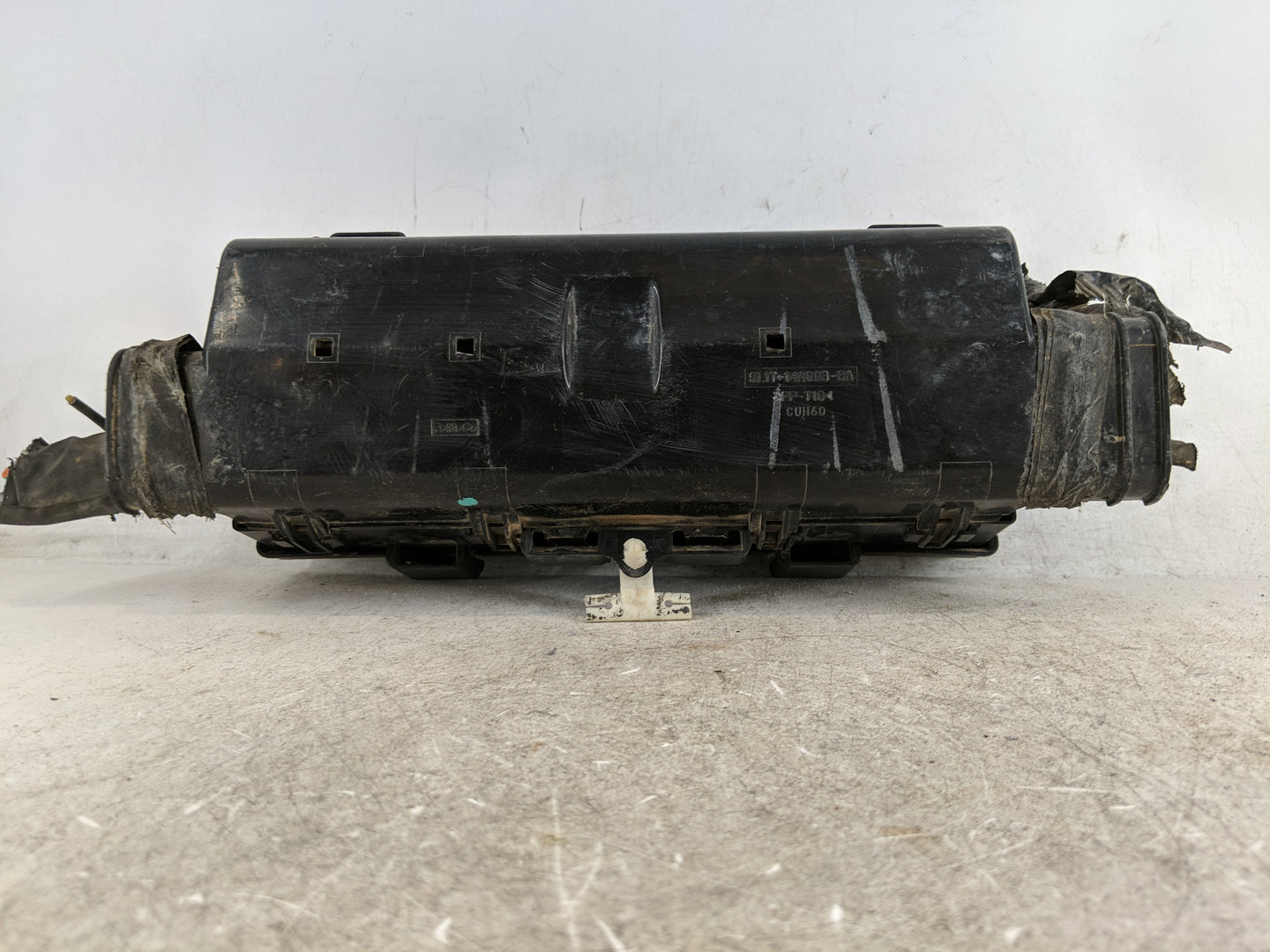 2009-2010 Ford F-150 Fusebox Fuse Box Panel Relay Module P/N:9L1T-14A003-BA Fits Fits 2009 2010 OEM Used Auto Parts - Oemuse