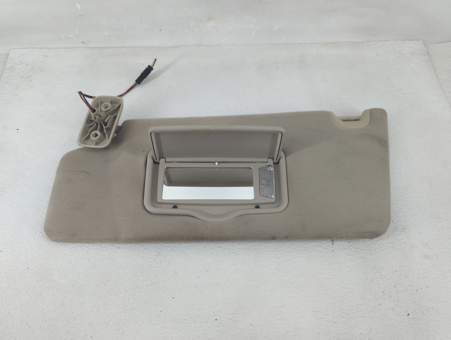 2009-2010 Ford F-150 Sun Visor Shade Replacement Driver Left Mirror Fits Fits 2009 2010 OEM Used Auto Parts - Oemusedautopar