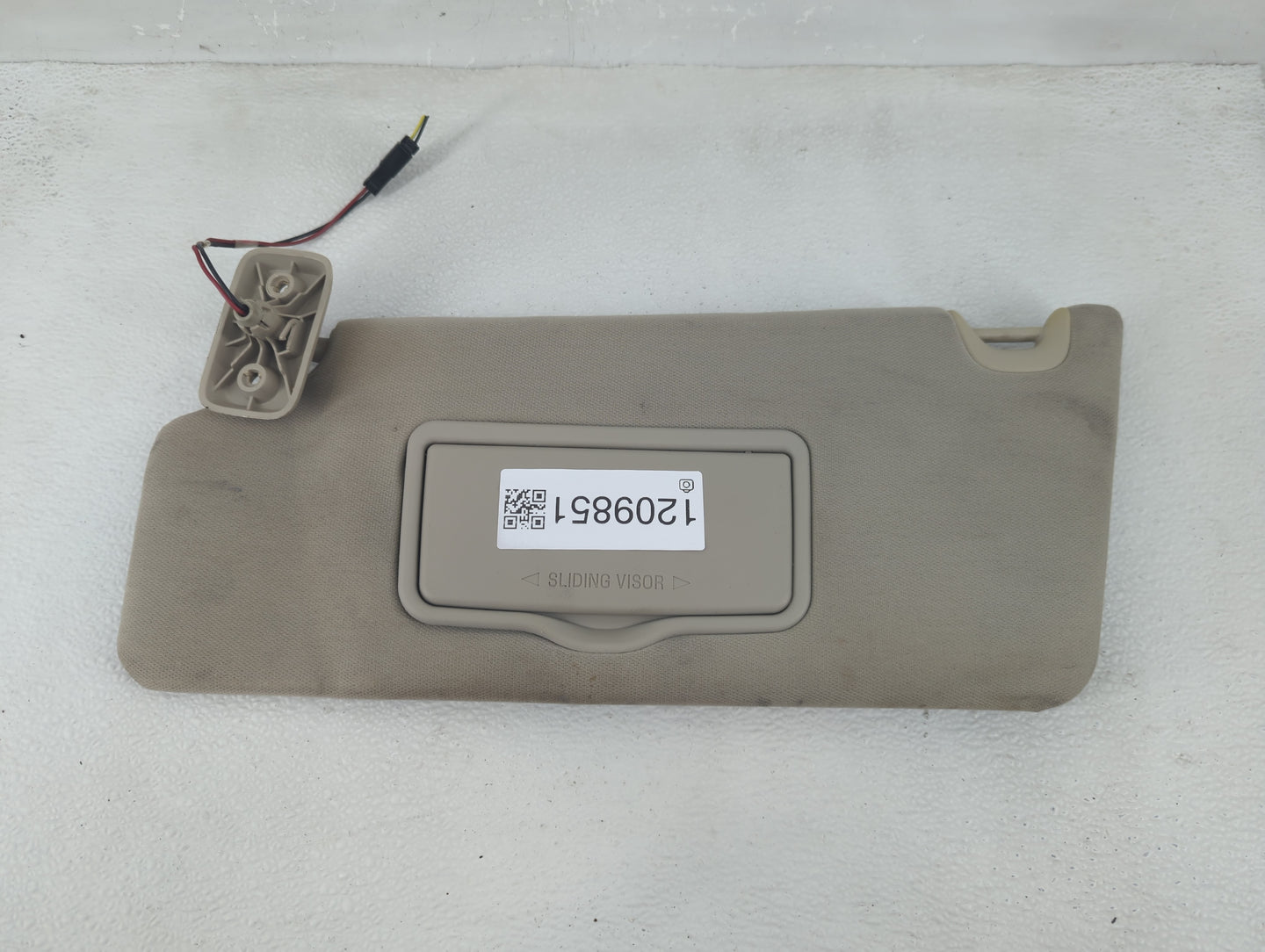 2009-2010 Ford F-150 Sun Visor Shade Replacement Driver Left Mirror Fits Fits 2009 2010 OEM Used Auto Parts - Oemusedautopar