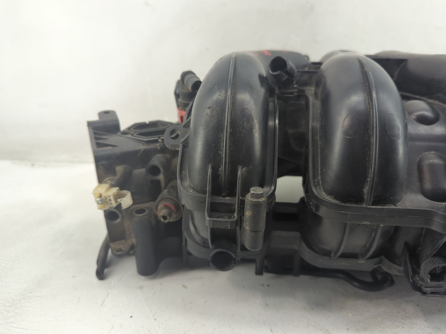 2009-2010 Ford F-150 Air Intake Manifold Fits Fits 2009 2010 OEM Used Auto Parts - Oemusedautoparts1.com
