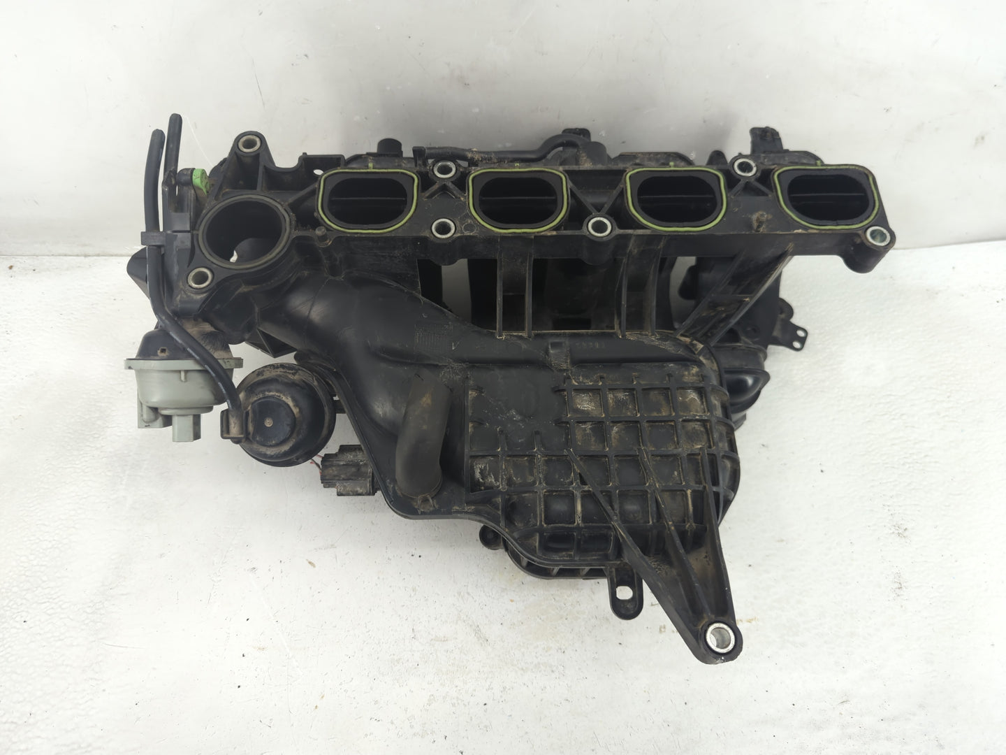 2009-2010 Ford F-150 Air Intake Manifold Fits Fits 2009 2010 OEM Used Auto Parts - Oemusedautoparts1.com