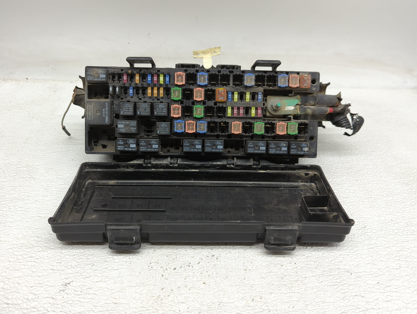 2009-2010 Ford F-150 Fusebox Fuse Box Panel Relay Module P/N:9L1T-14A003-BA Fits Fits 2009 2010 OEM Used Auto Parts - Oemuse