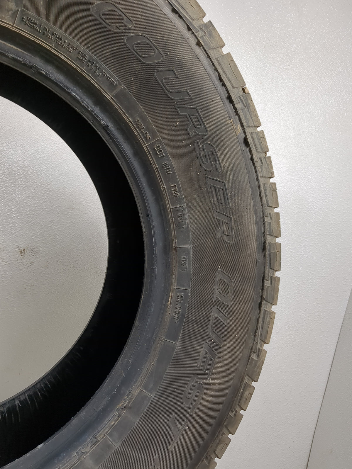 Used Tire 265/70R17 MASTERCRAFT COURSER QUEST 115T - Tread Depth 8/32 - Oemusedautoparts1.com