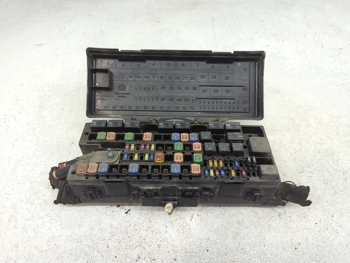 2009-2010 Ford F-150 Fusebox Fuse Box Panel Relay Module P/N:9L1T-14A003-AA Fits Fits 2009 2010 OEM Used Auto Parts - Oemuse