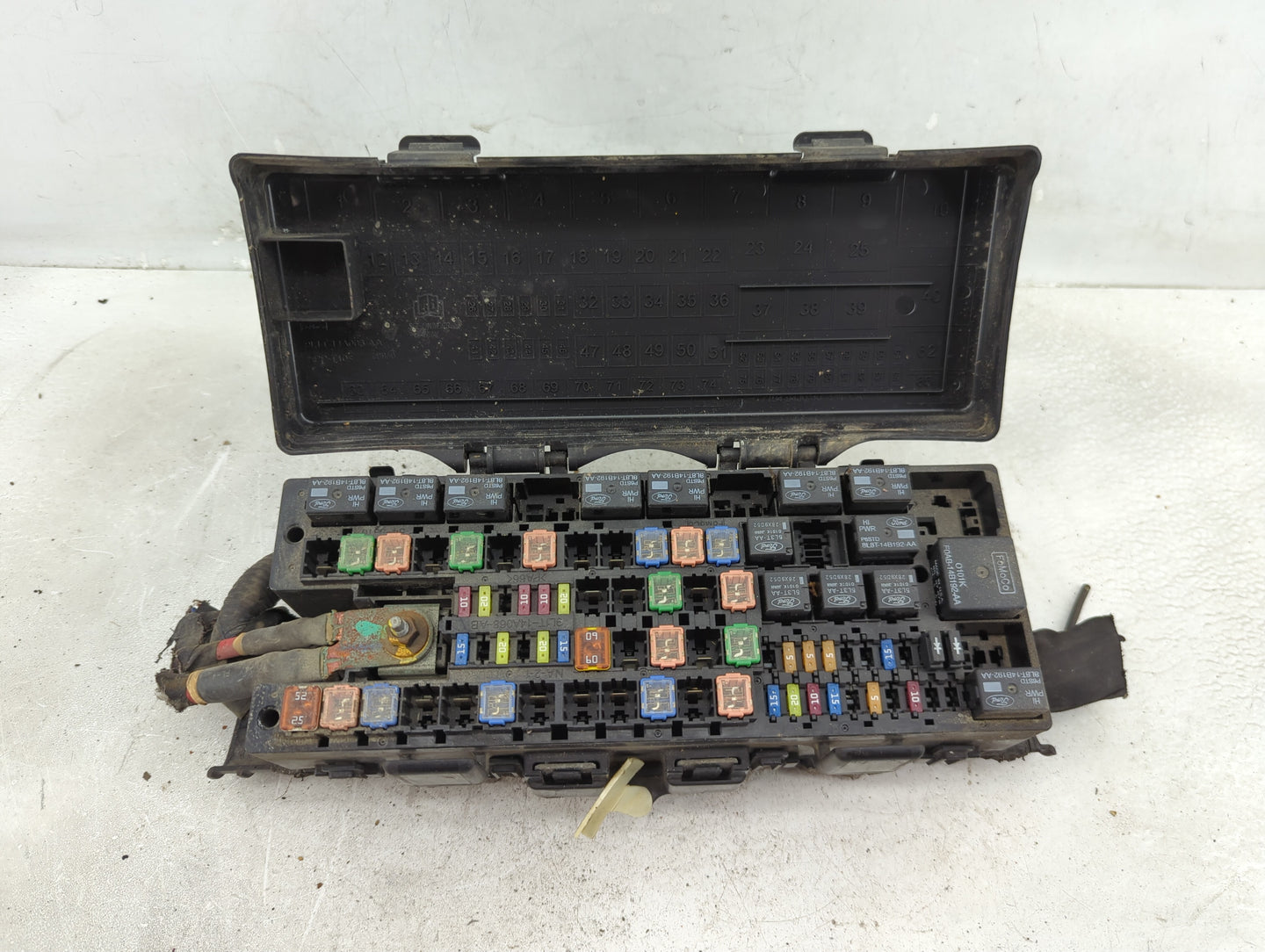 2009-2010 Ford F-150 Fusebox Fuse Box Panel Relay Module P/N:9L1T-14A003-AA Fits Fits 2009 2010 OEM Used Auto Parts - Oemuse