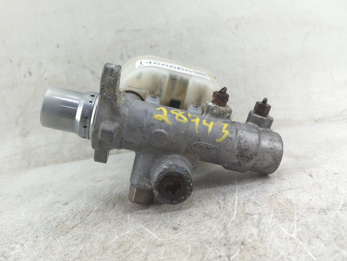 2010 Ford F-150 Brake Master Cylinder 1466666 - Oemusedautoparts1.com