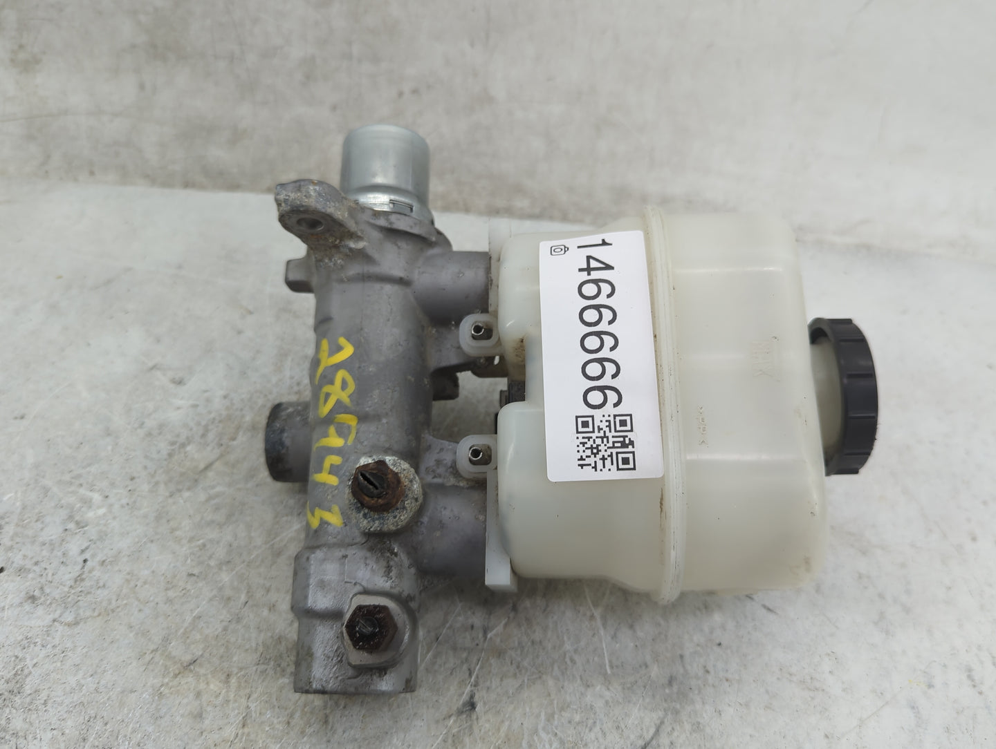 2010 Ford F-150 Brake Master Cylinder 1466666 - Oemusedautoparts1.com