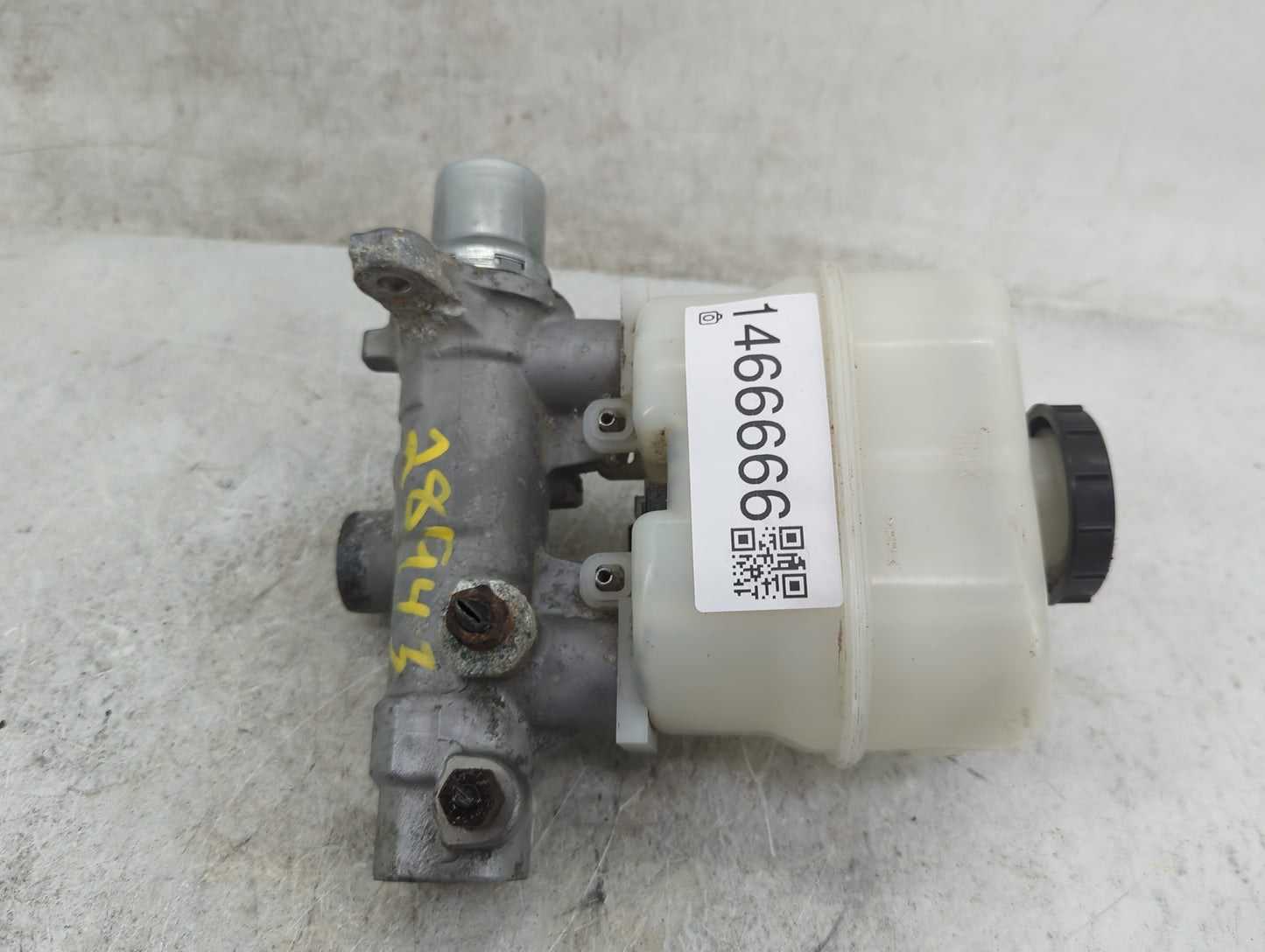 2010 Ford F-150 Brake Master Cylinder 1466666 - Oemusedautoparts1.com