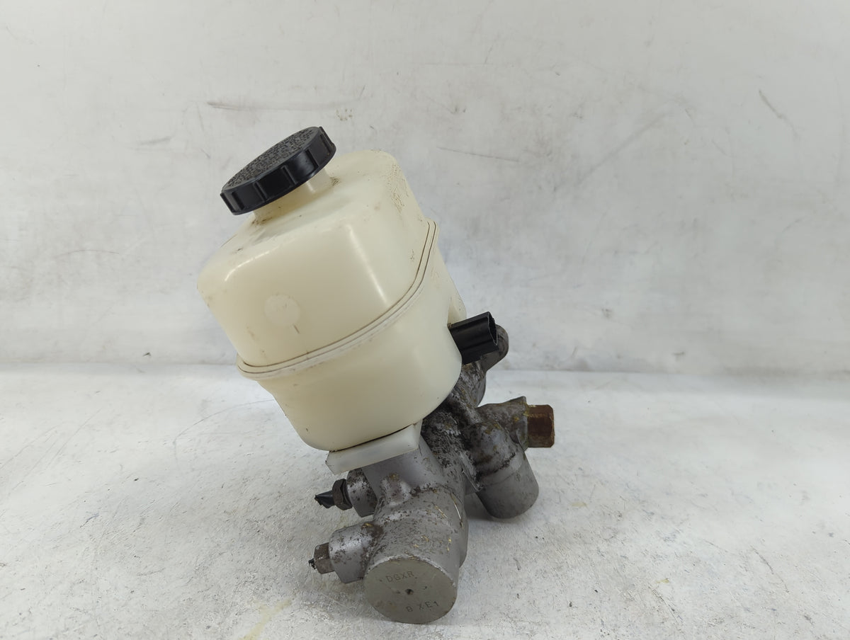 2010-2010 Ford F-150 Brake Master Cylinder 1498939 - Oemusedautoparts1.com
