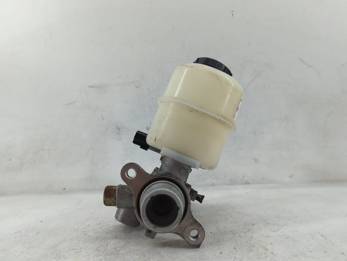 2010-2010 Ford F-150 Brake Master Cylinder 1498939 - Oemusedautoparts1.com