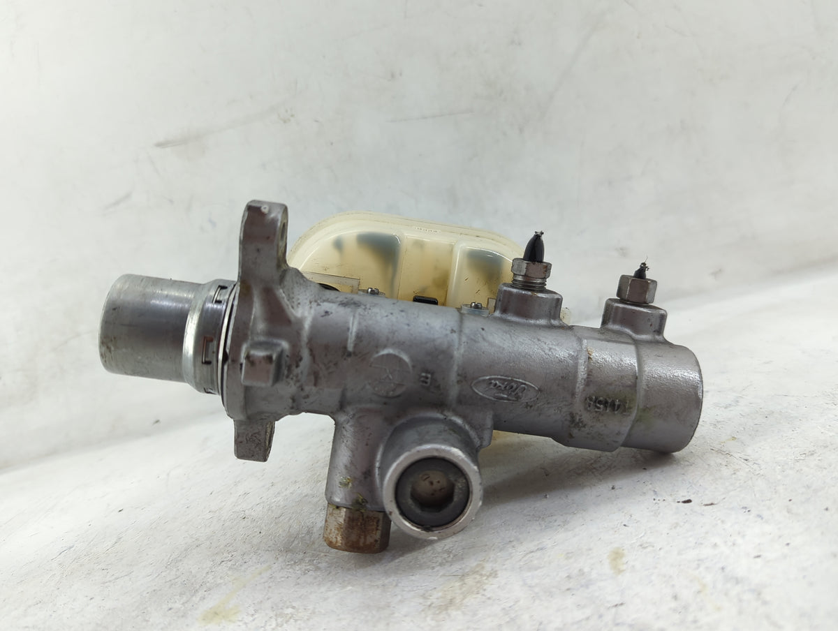 2010-2010 Ford F-150 Brake Master Cylinder 1498939 - Oemusedautoparts1.com