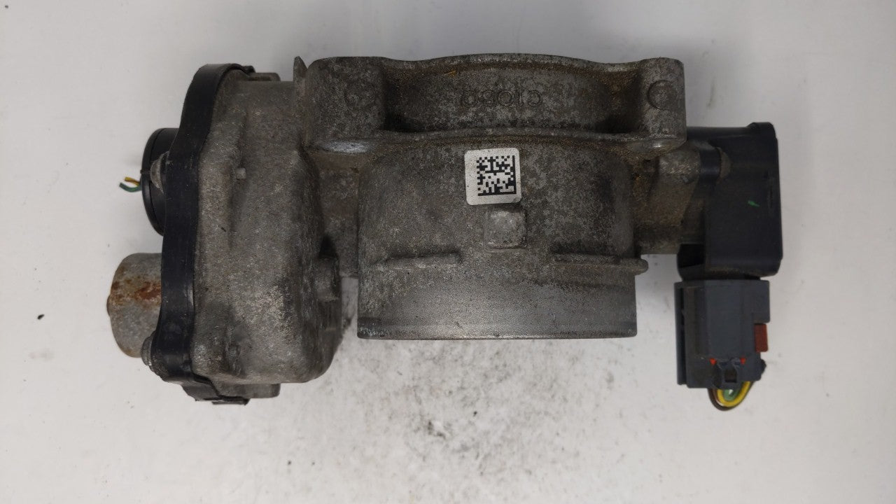 2010 Ford F-150 Throttle Body P/N:8L3E-9F991-CA 8L3E-9F991-CB Fits Fits 2011 2012 2013 2014 OEM Used Auto Parts - Oemusedaut