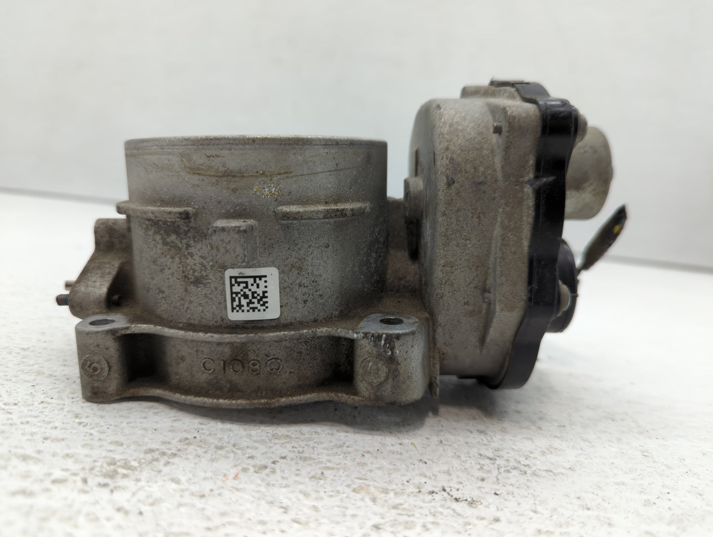 2010 Ford F-150 Throttle Body P/N:8L3E-9F991-CA 8L3E-9F991-CB Fits Fits 2011 2012 2013 2014 OEM Used Auto Parts - Oemusedaut