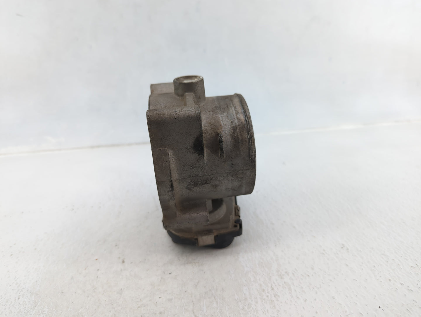 2009-2010 Ford F-150 Throttle Body P/N:76 593 732 Fits Fits 2009 2010 OEM Used Auto Parts - Oemusedautoparts1.com