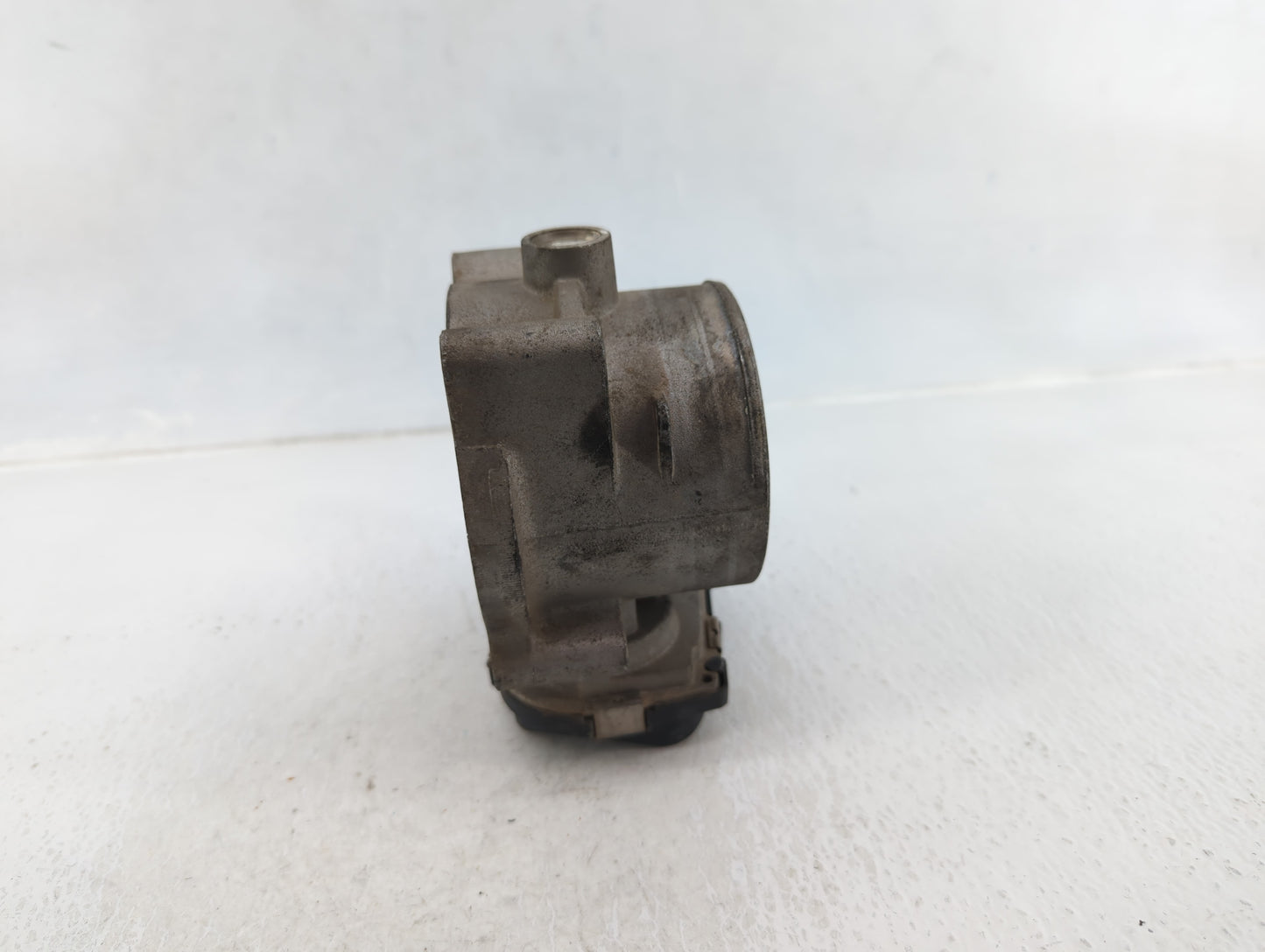 2009-2010 Ford F-150 Throttle Body P/N:76 593 732 Fits Fits 2009 2010 OEM Used Auto Parts - Oemusedautoparts1.com
