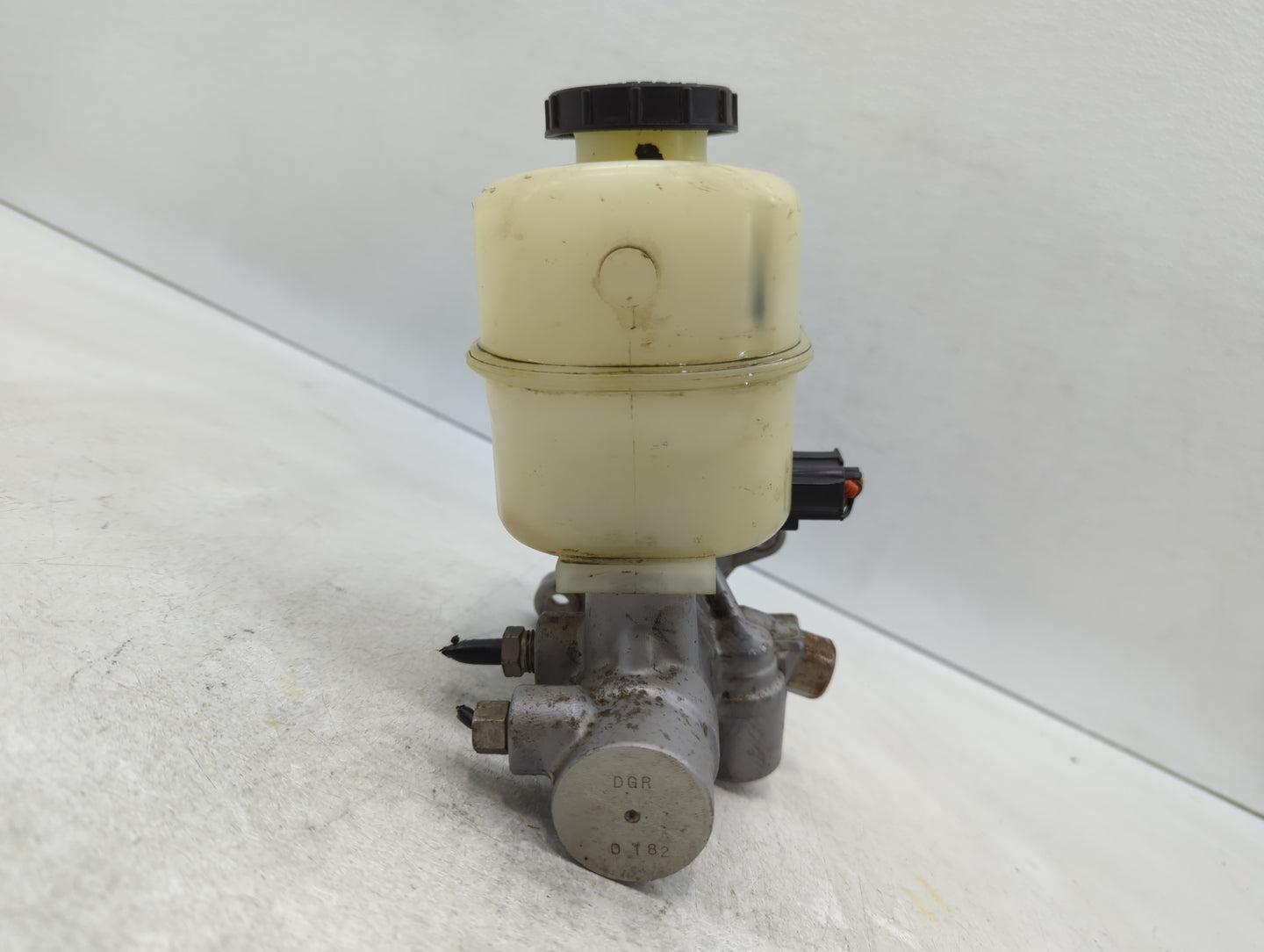 2010-2010 Ford F-150 Brake Master Cylinder - Oemusedautoparts1.com