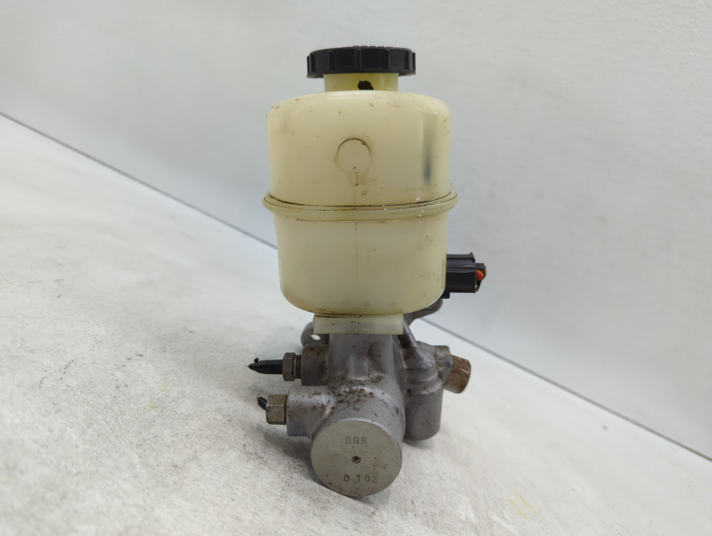 2010-2010 Ford F-150 Brake Master Cylinder - Oemusedautoparts1.com