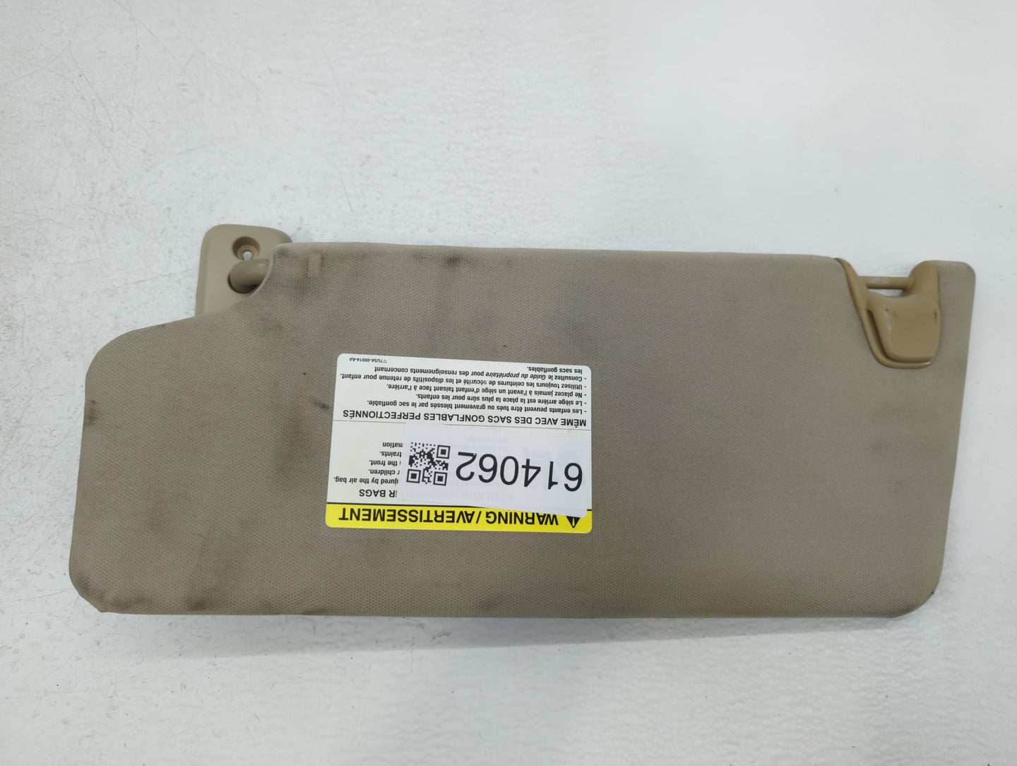 2009-2010 Ford F-150 Sun Visor Shade Replacement Passenger Right Mirror Fits Fits 2009 2010 OEM Used Auto Parts - Oemusedaut