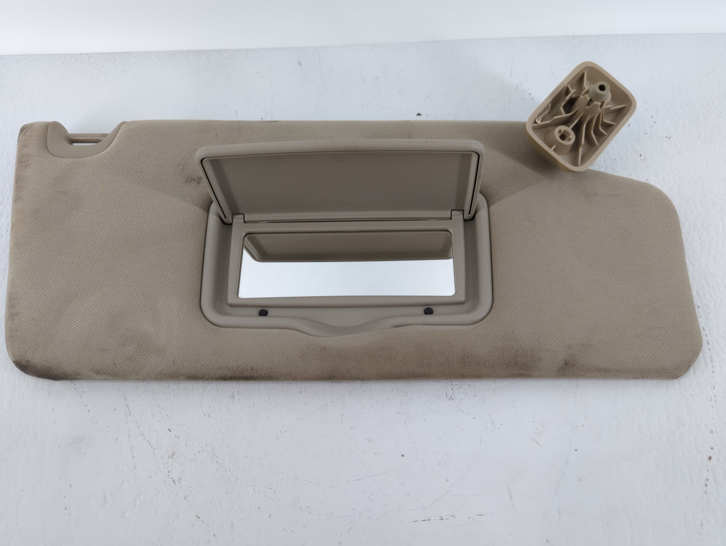 2009-2010 Ford F-150 Sun Visor Shade Replacement Passenger Right Mirror Fits Fits 2009 2010 OEM Used Auto Parts - Oemusedaut