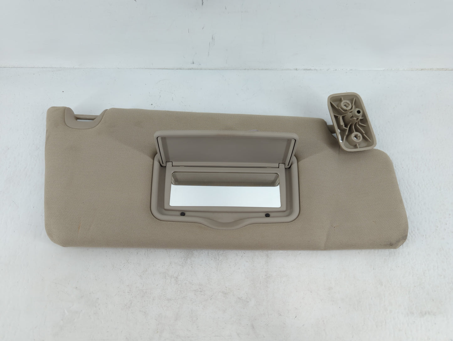 2010 Ford F-150 Sun Visor Shade Replacement Passenger Right Mirror Fits OEM Used Auto Parts - Oemusedautoparts1.com