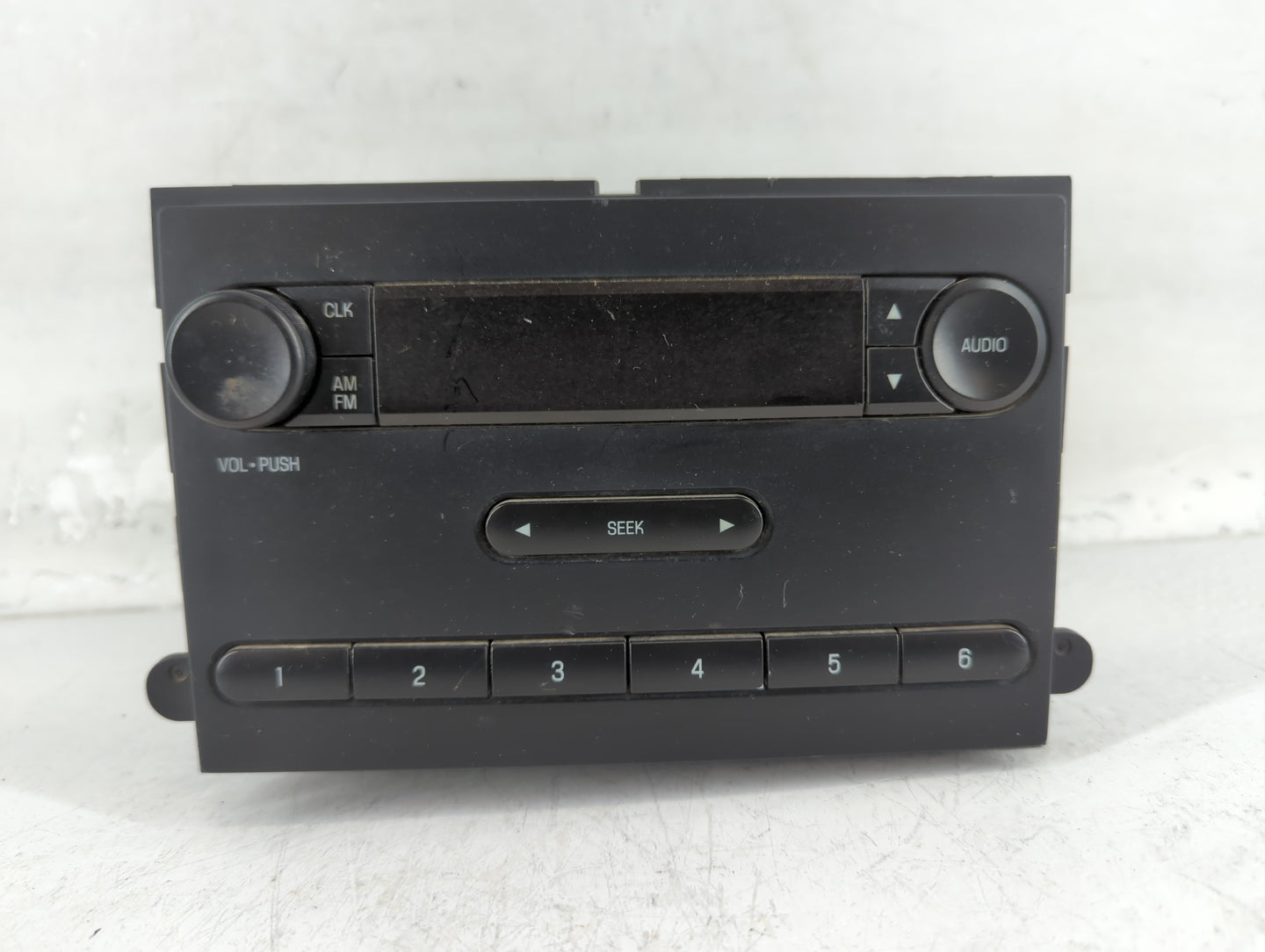 2009-2010 Ford F-150 Radio AM FM Cd Player Receiver Replacement P/N:AL3T-18K810-BA Fits Fits 2009 2010 OEM Used Auto Parts -