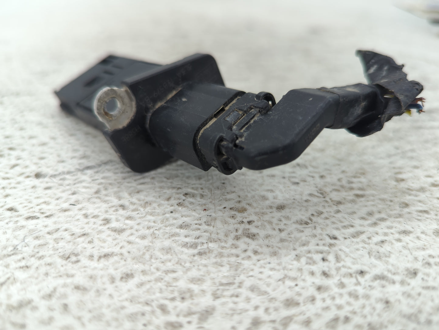 Ford F150 Mass Air Flow Meter Maf 1485973 - Oemusedautoparts1.com