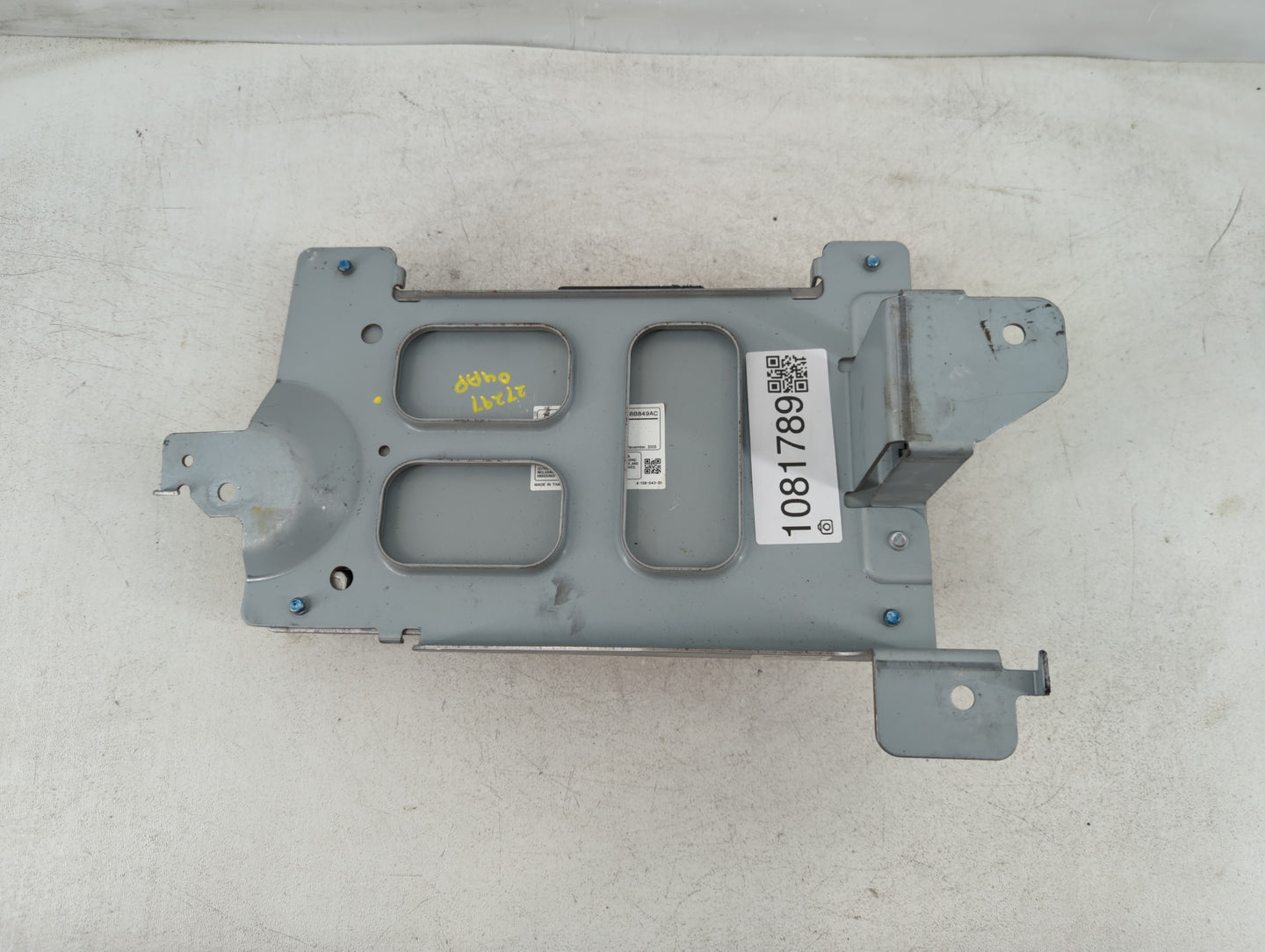 2010 Ford Flex Radio Speaker Amplifier Aa8t-18t806-ac - Oemusedautoparts1.com