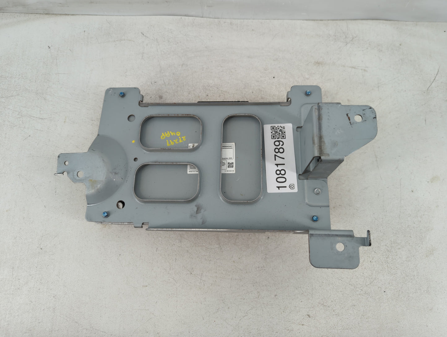 2010 Ford Flex Radio Speaker Amplifier Aa8t-18t806-ac - Oemusedautoparts1.com