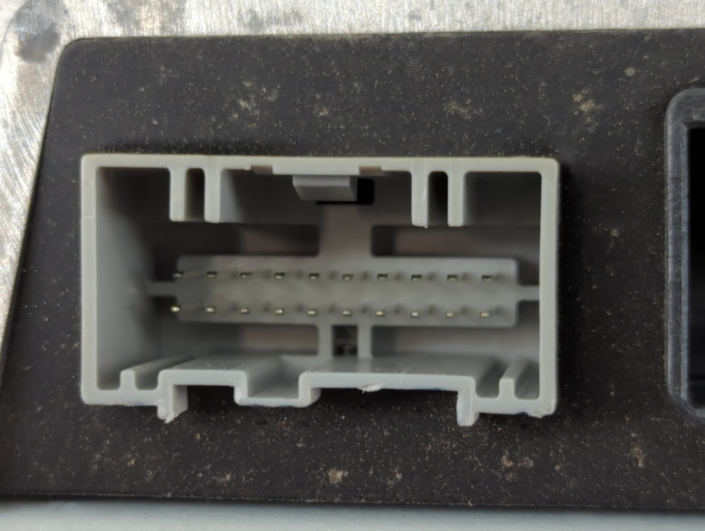 2010 Ford Flex Radio Speaker Amplifier Aa8t-18t806-ac - Oemusedautoparts1.com