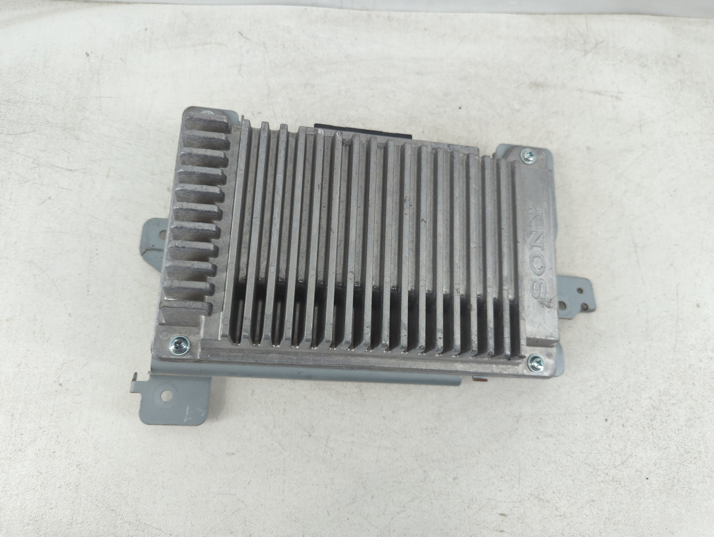 2010 Ford Flex Radio Speaker Amplifier Aa8t-18t806-ac - Oemusedautoparts1.com