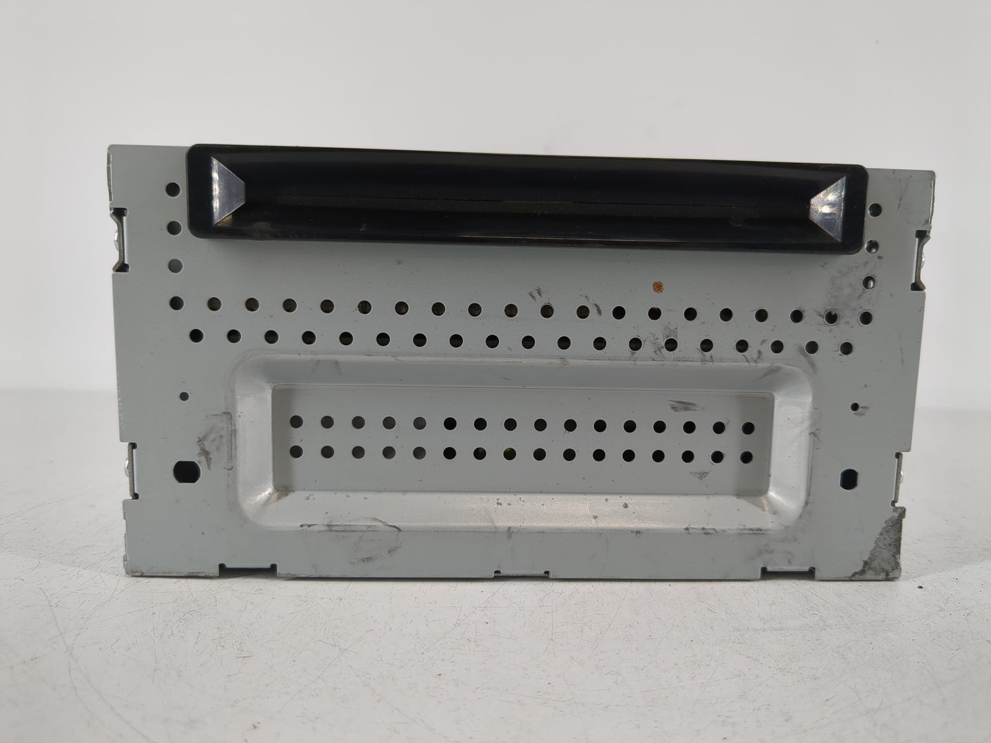 2010 Ford Flex Radio AM FM Cd Player Receiver Replacement Fits OEM Used Auto Parts - Oemusedautoparts1.com