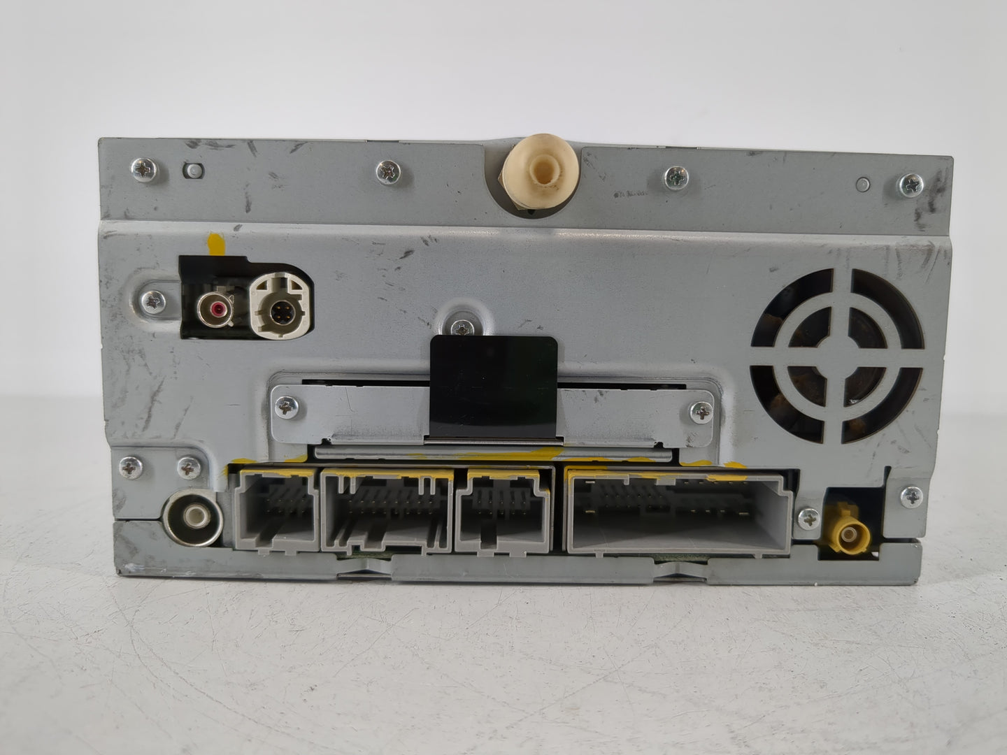 2010 Ford Flex Radio AM FM Cd Player Receiver Replacement Fits OEM Used Auto Parts - Oemusedautoparts1.com
