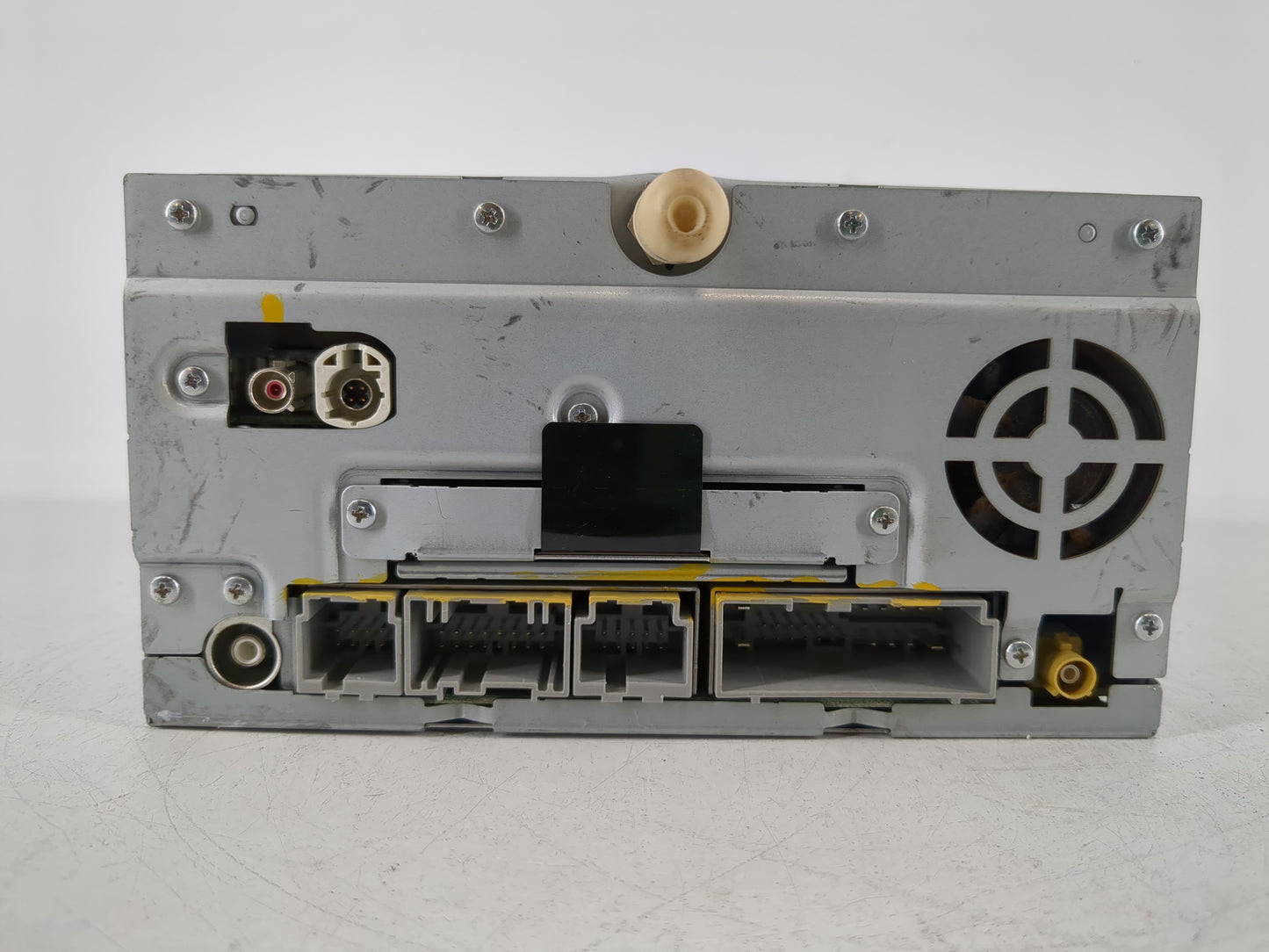 2010 Ford Flex Radio AM FM Cd Player Receiver Replacement Fits OEM Used Auto Parts - Oemusedautoparts1.com