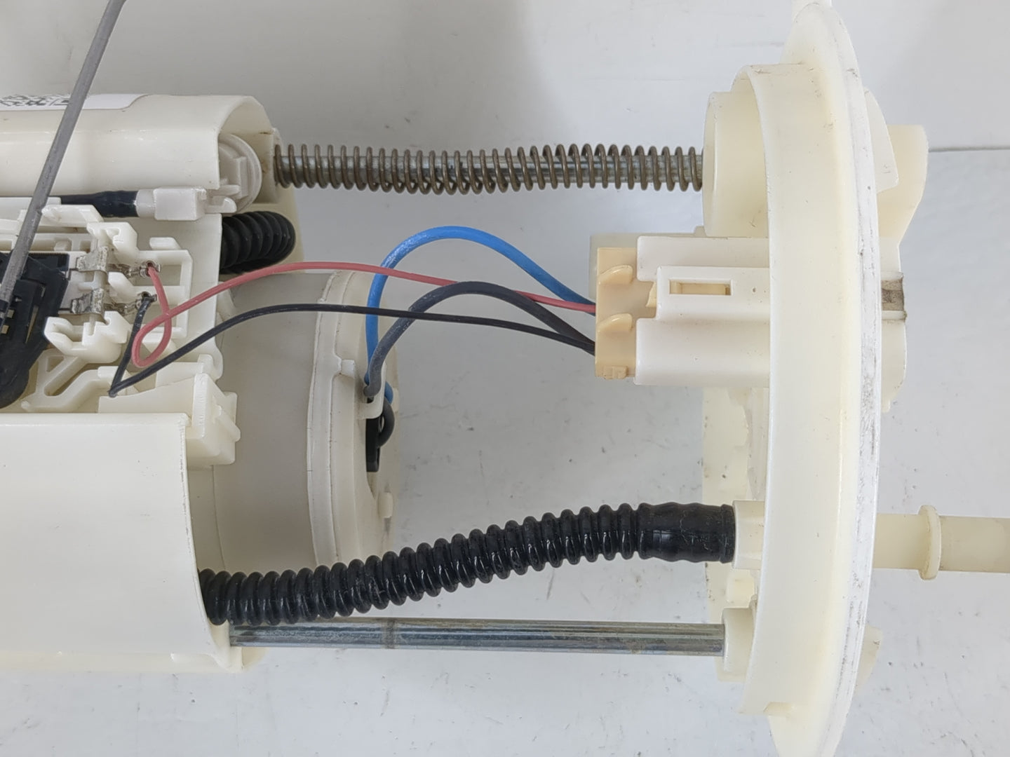 2010-2012 Ford Flex Electrical Gas Fuel Pump Assembly - Oemusedautoparts1.com