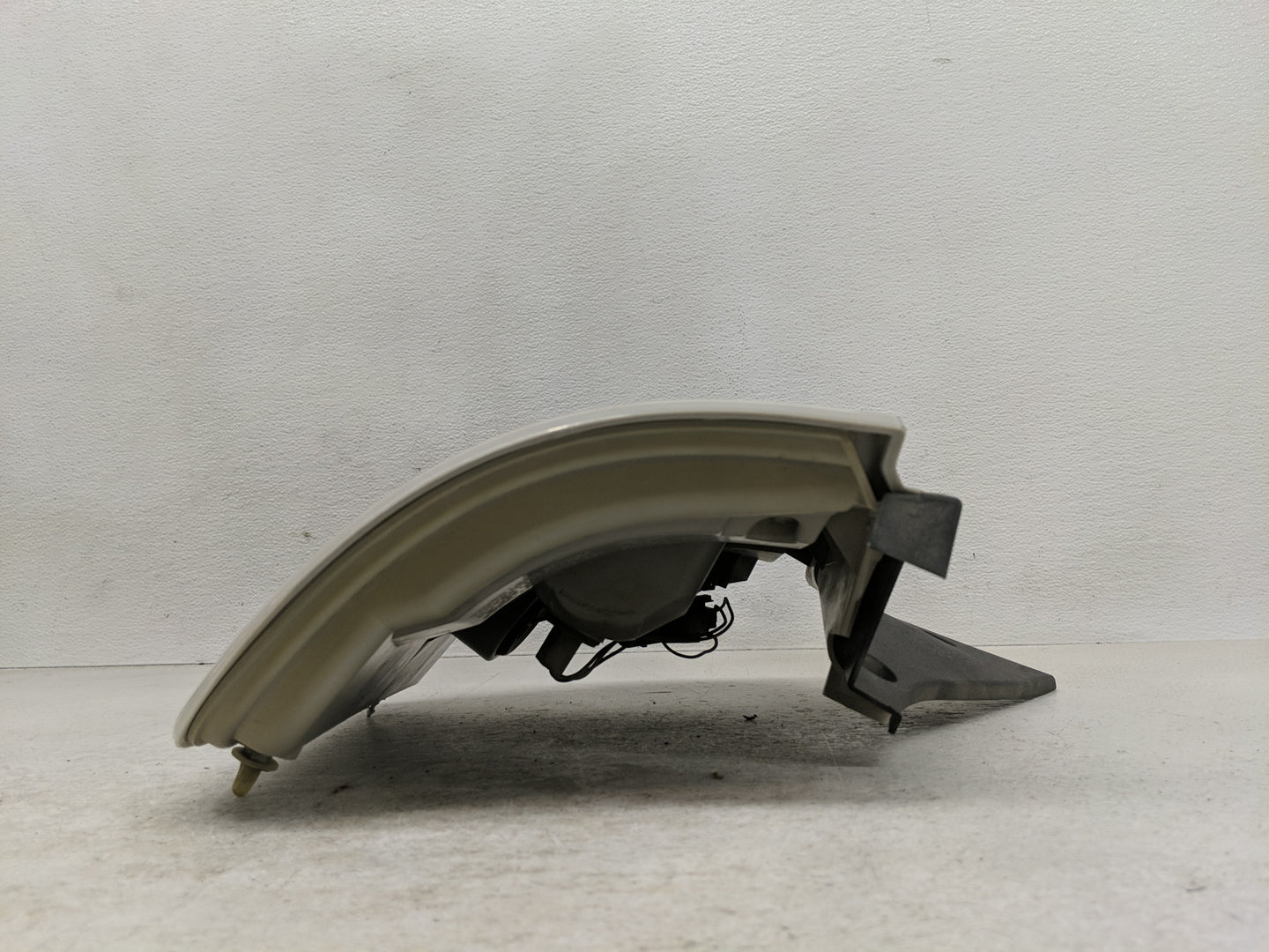 2009-2011 Ford Flex Tail Light Assembly Passenger Right OEM Fits Fits 2009 2010 2011 OEM Used Auto Parts - Oemusedautoparts1