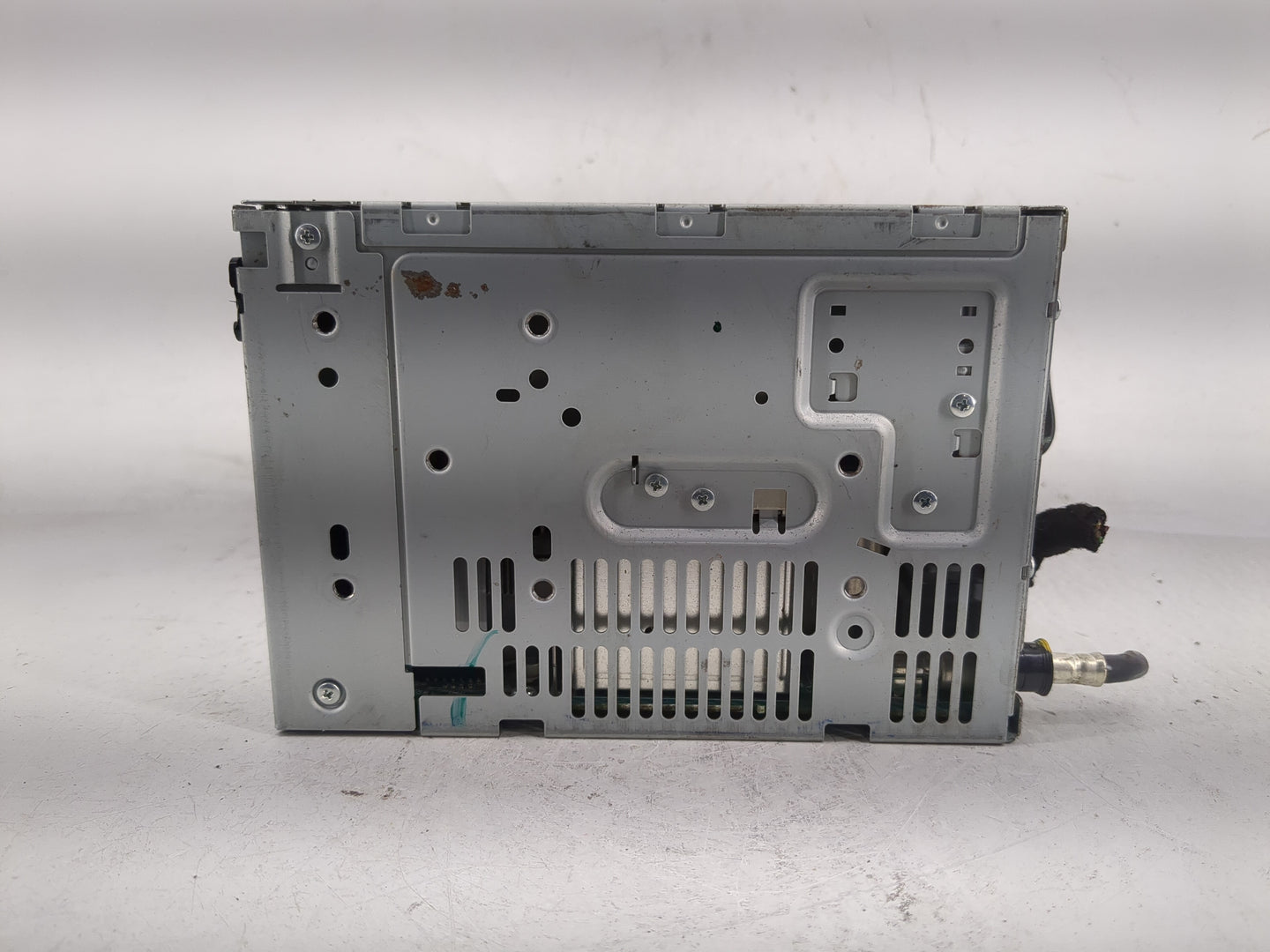 2010 Ford Flex Radio AM FM Cd Player Receiver Replacement P/N:8A8T-19C159-AK Fits OEM Used Auto Parts - Oemusedautoparts1.co