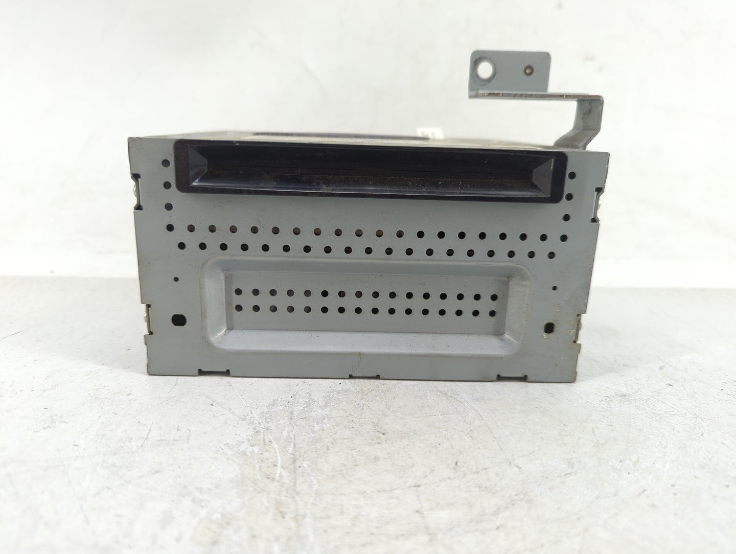 2010 Ford Flex Radio AM FM Cd Player Receiver Replacement P/N:AA8T 19C156AC Fits OEM Used Auto Parts - Oemusedautoparts1.com